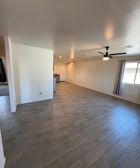 6512 N 59th Dr — Photo 3
