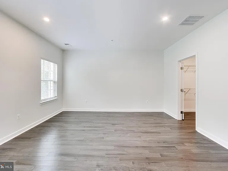 8012 Spring Arbor Dr — Photo 18