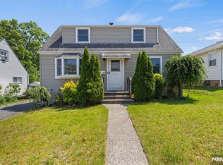 60 16th Ave, Elmwood Park, NJ 07407