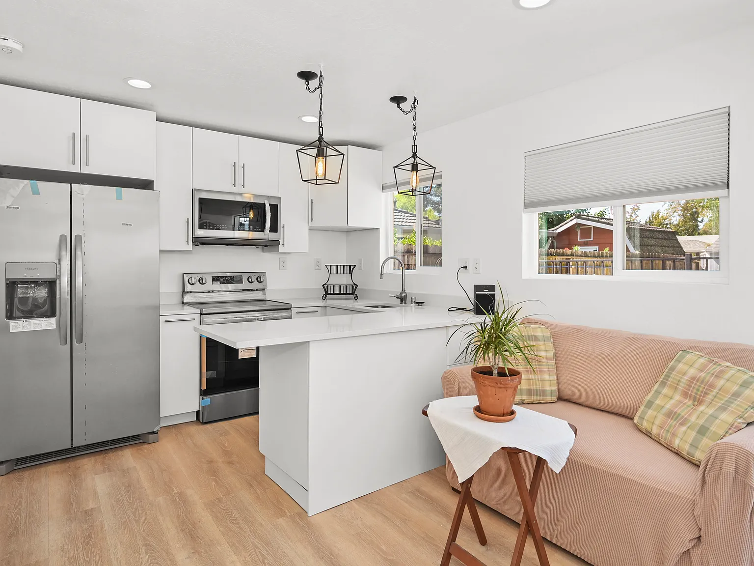 1 bed, 400 sqft, $2,500 — Photo 3