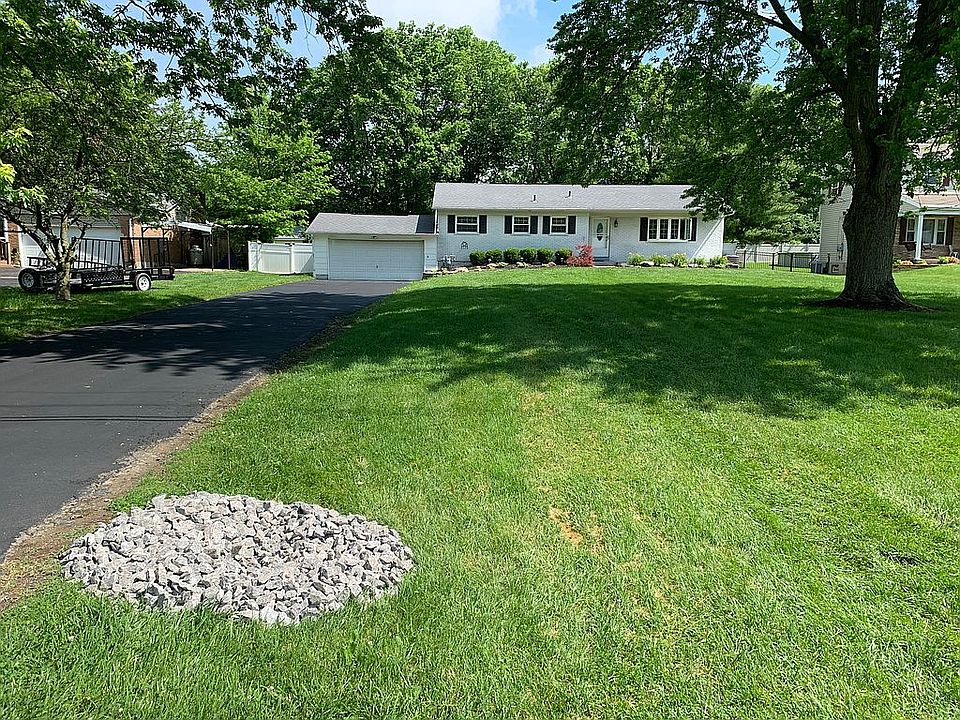2nd image of 7112 Fox Plum Dr