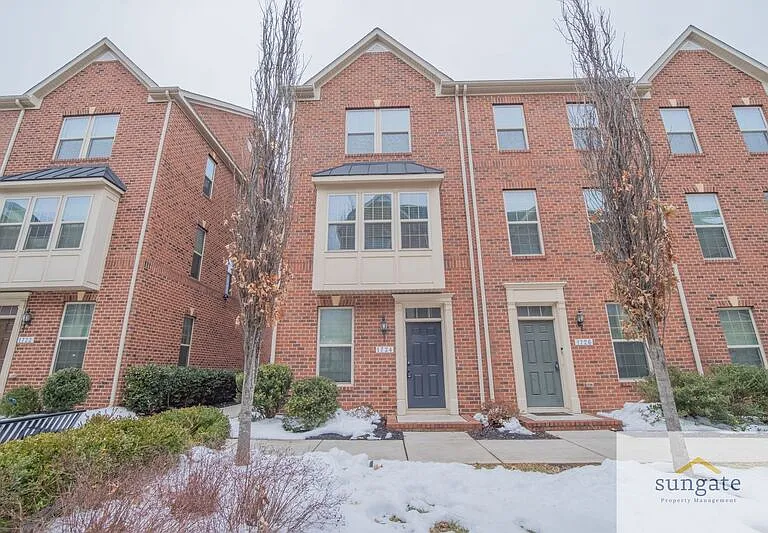 1724 Lantern Mews — Photo 40