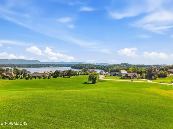 Majestic Cir, Dandridge, TN 37725