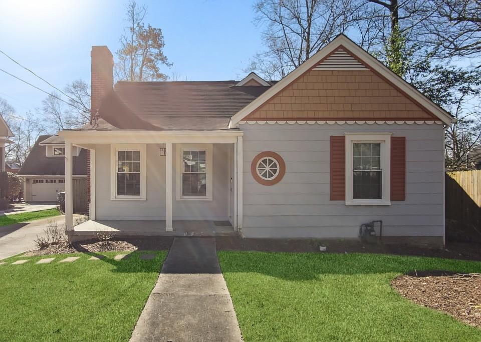 1st image of 511 E Lake Dr