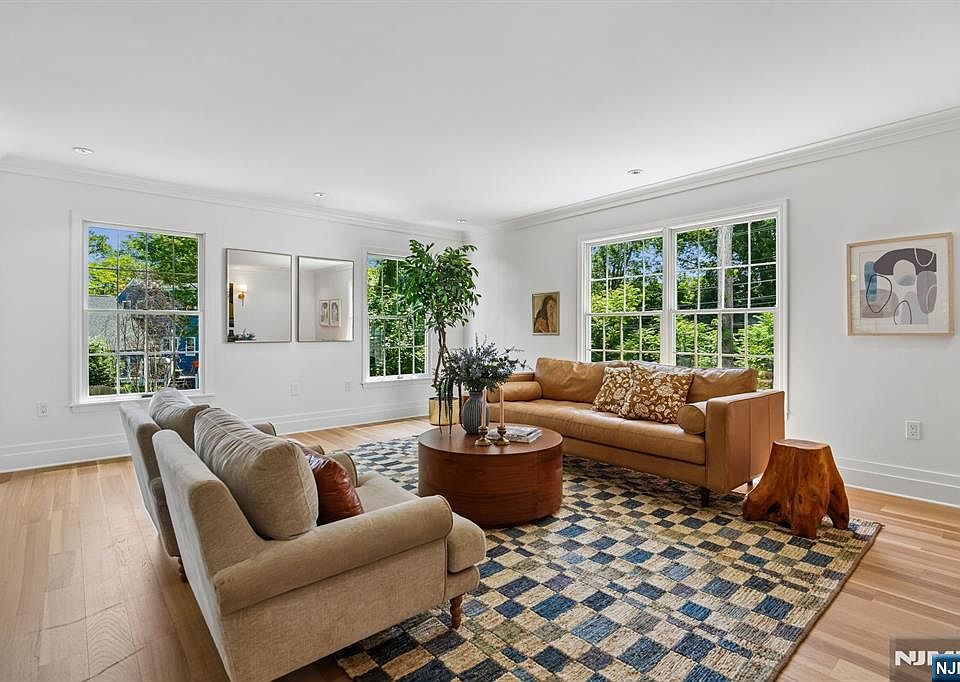 1st image of 658 Ridgewood Road #C0001