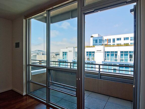 3rd image of 325 Berry St APT 614