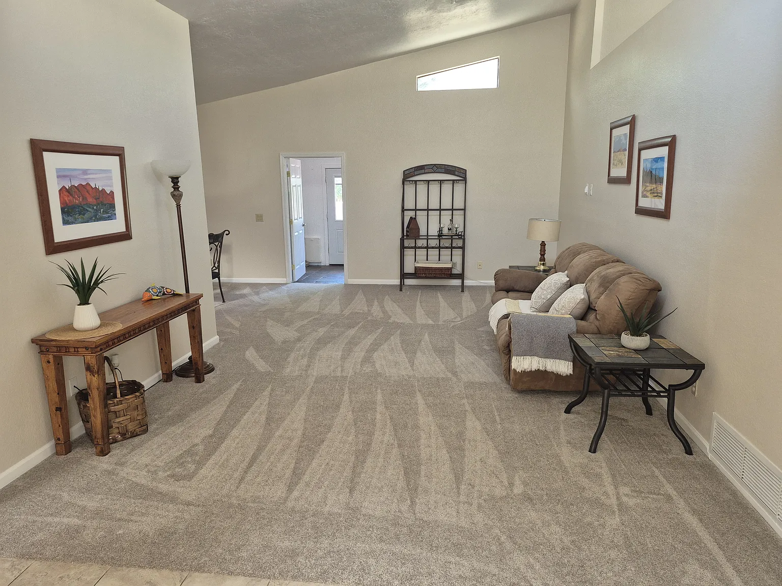 7402 E Wandering Rd — Photo 3
