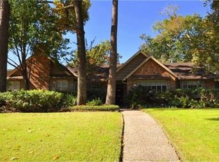 26 Briar Hill Dr, Houston, TX 77042