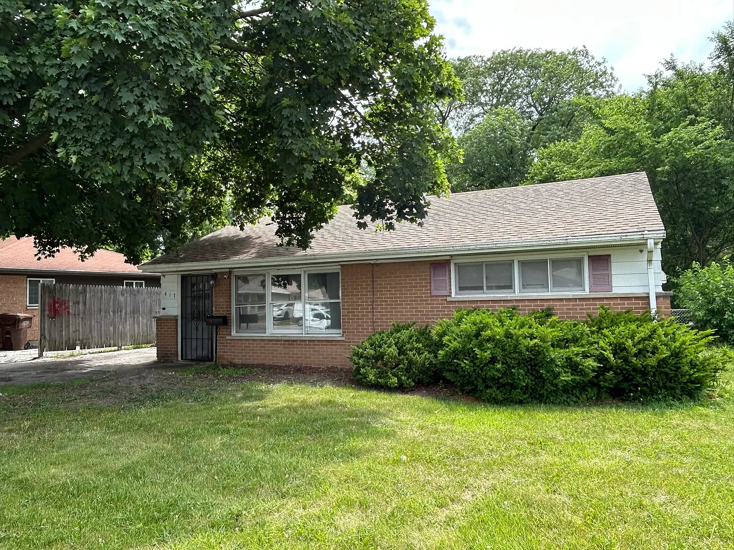 417 Shabbona Dr photo 1