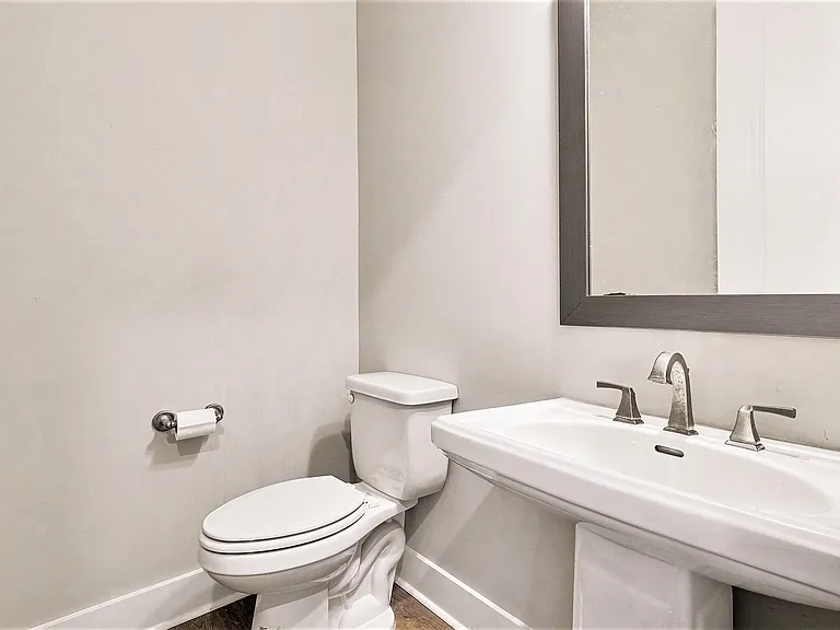 811 Novalis St — Photo 13