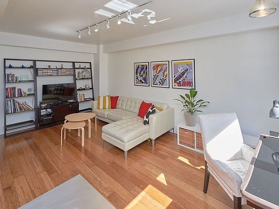 3rd image of 241 Avenue Of The Americas APT 2G
