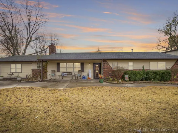 10466 E 2nd St, Claremore, OK 74019