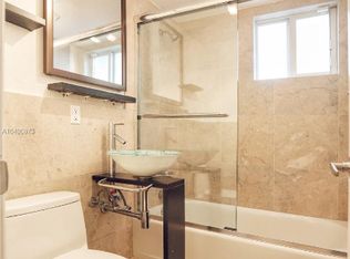 150 SW 10th St APT 4, Miami, FL 33130