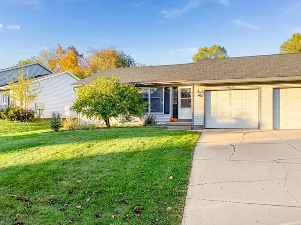 2571-2573 Woodmeadow Dr SE, Grand Rapids, MI 49546