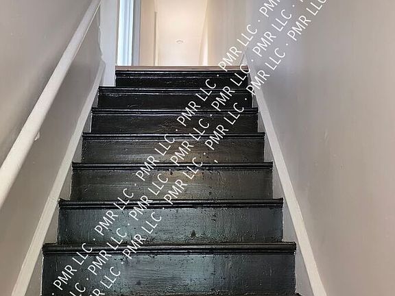 5th image of 5820 Lansdowne Ave #2
