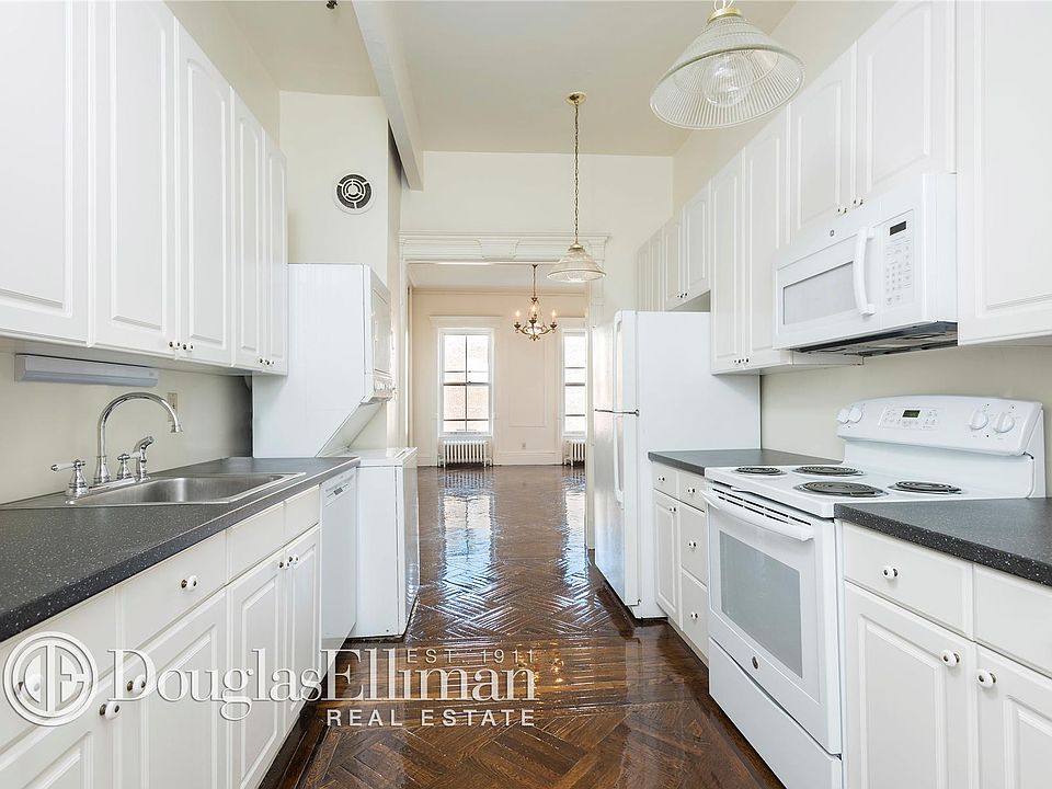 2nd image of 91 8th Ave APT 3
