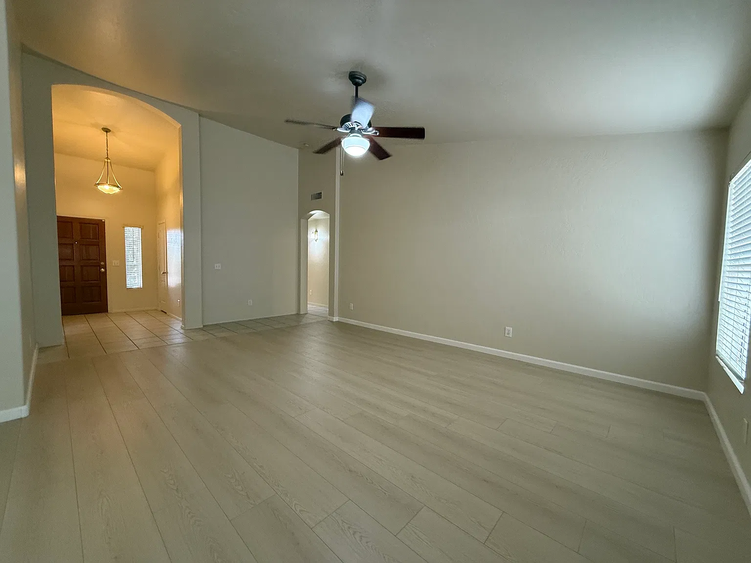 3 bed, 1879 sqft, $2,400 — Photo 4