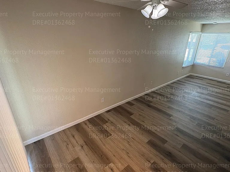 709 Deseret Way — Photo 11