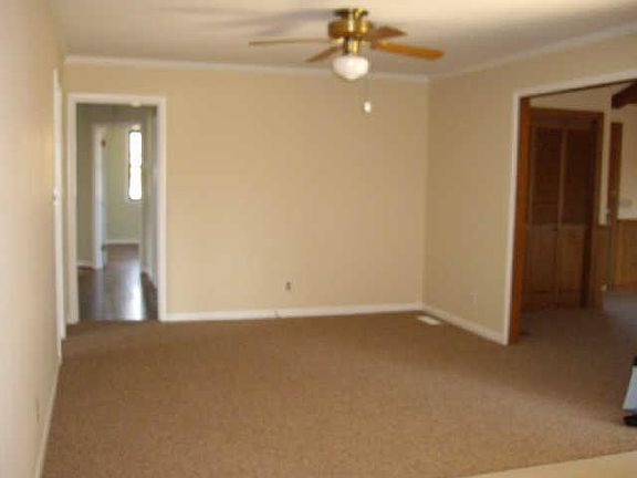 5th image of 225 Downeymeade Dr