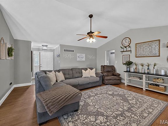 4th image of 5217 Summerfield Dr