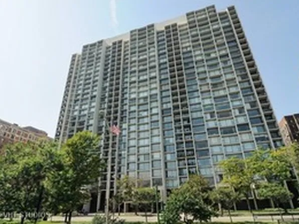 3200 N Lake Shore Dr APT 410, Chicago, IL 60657