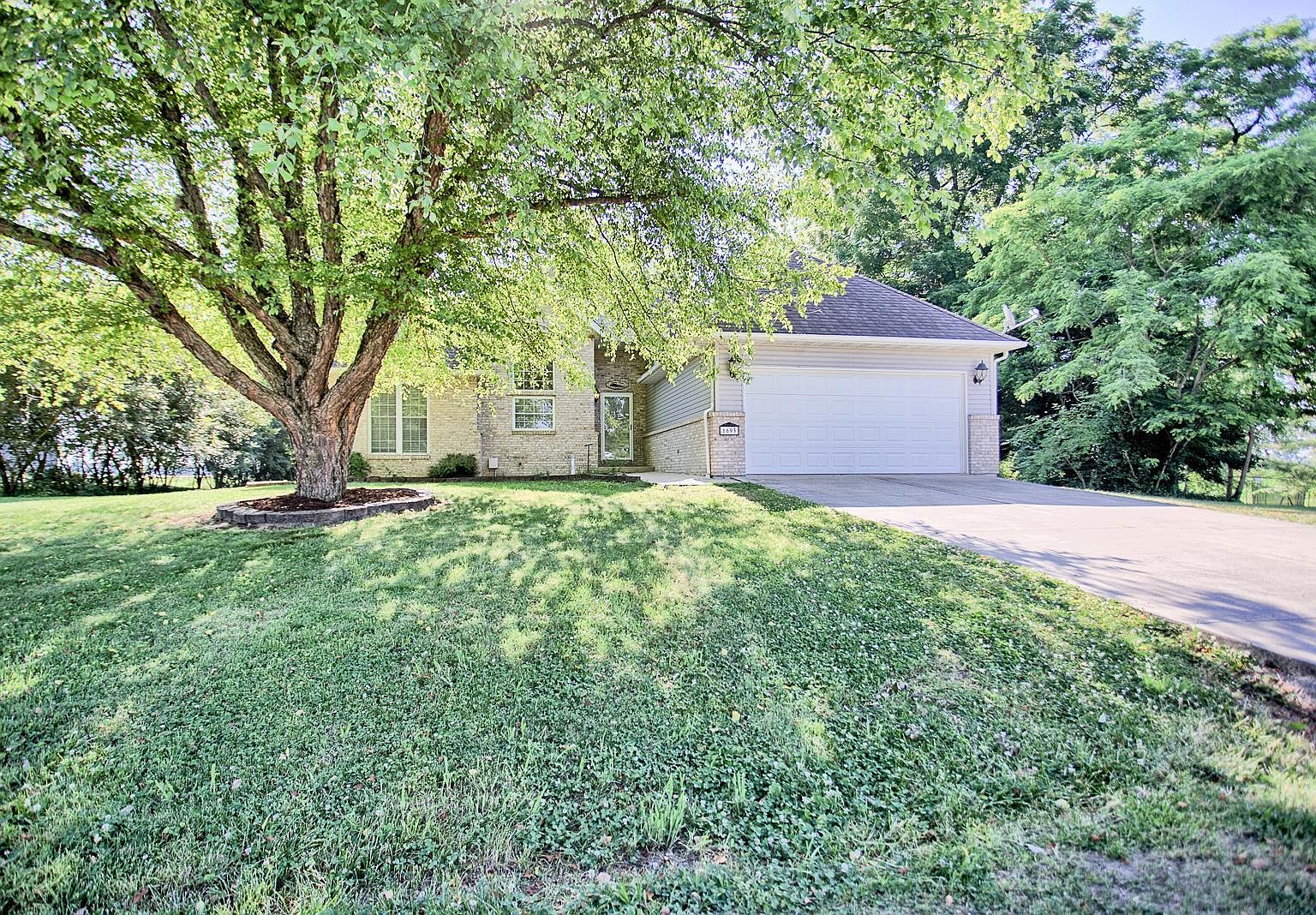 1693 Fountainbleu Dr, Worden, IL 62097 Zillow