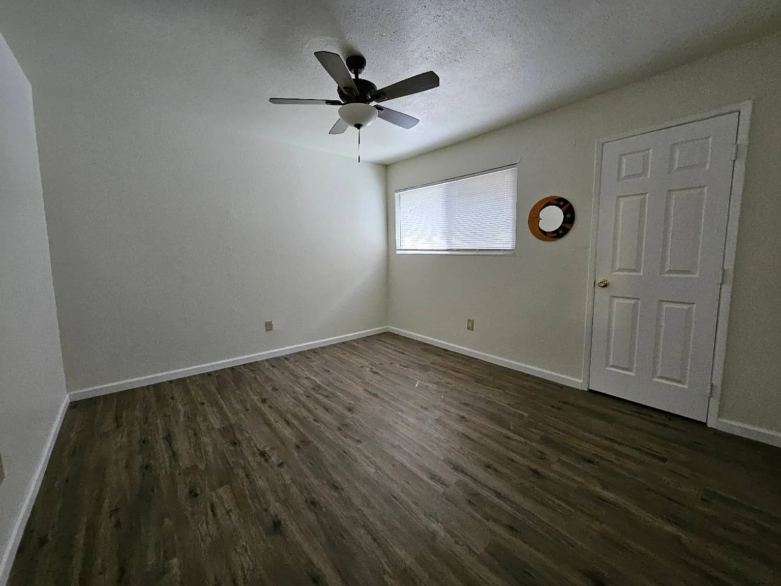 3 bed, 1275 sqft, $2,700 — Photo 3