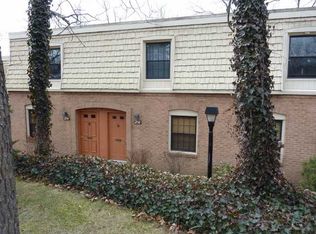 1252 Pennsbury Blvd, Pittsburgh, PA 15205