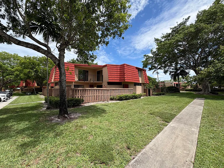 8273 Severn Dr #D — Photo 1