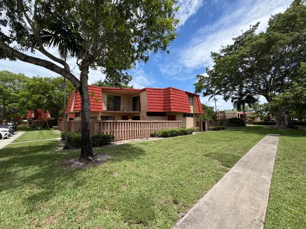 8273 Severn Dr APT D, Boca Raton, FL 33433