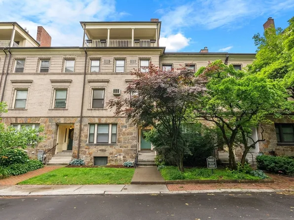 7 Regent Cir APT 3, Brookline, MA 02445