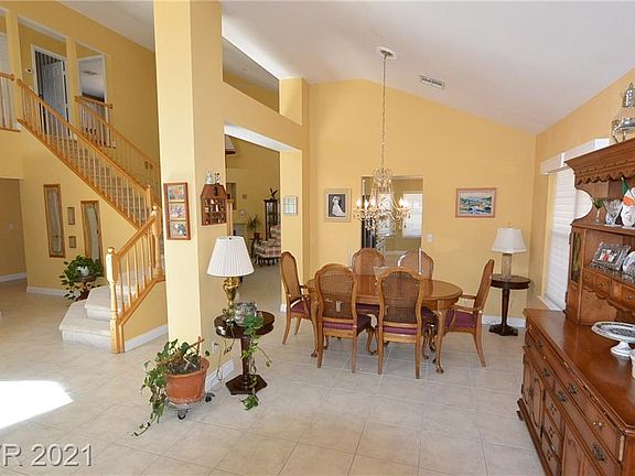 5th image of 5004 Burr Oak Dr