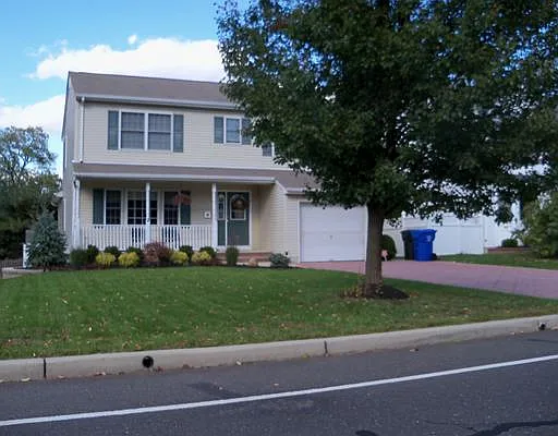 425 Colonia Blvd photo 1