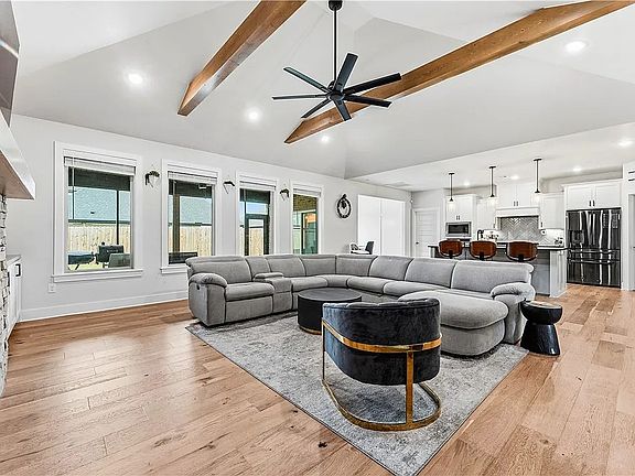 4th image of 1530 Paragon Dr