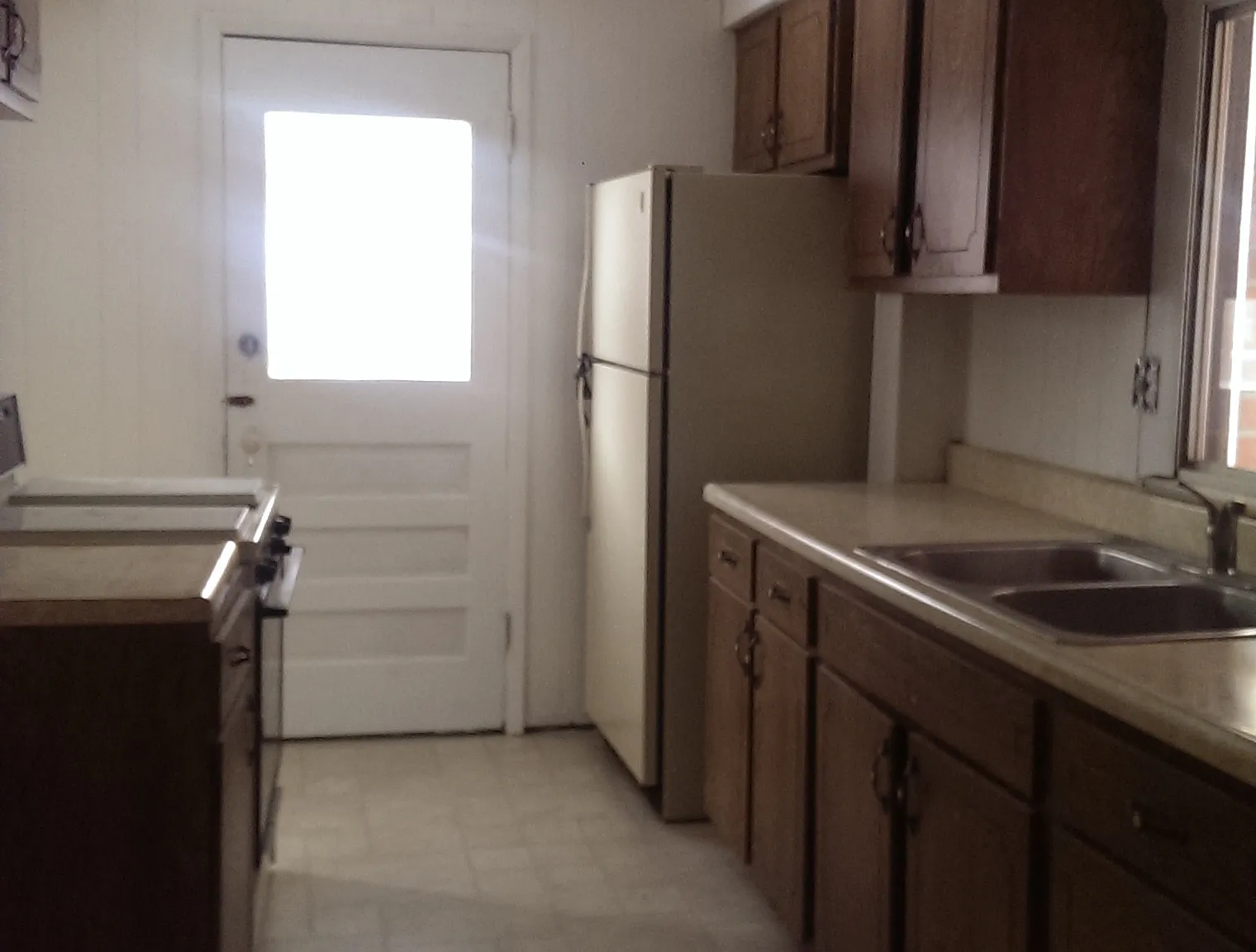 3 bed, 1300 sqft, $1,125 — Photo 3
