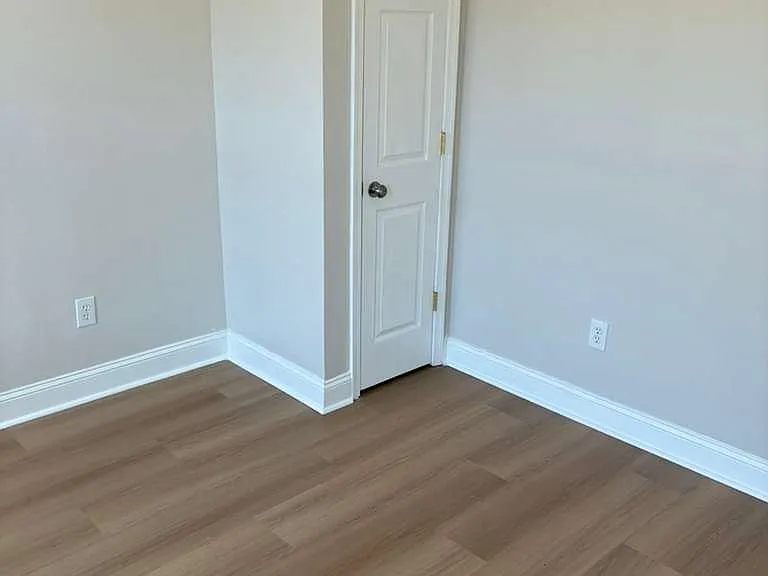 211 N Streeper St — Photo 17