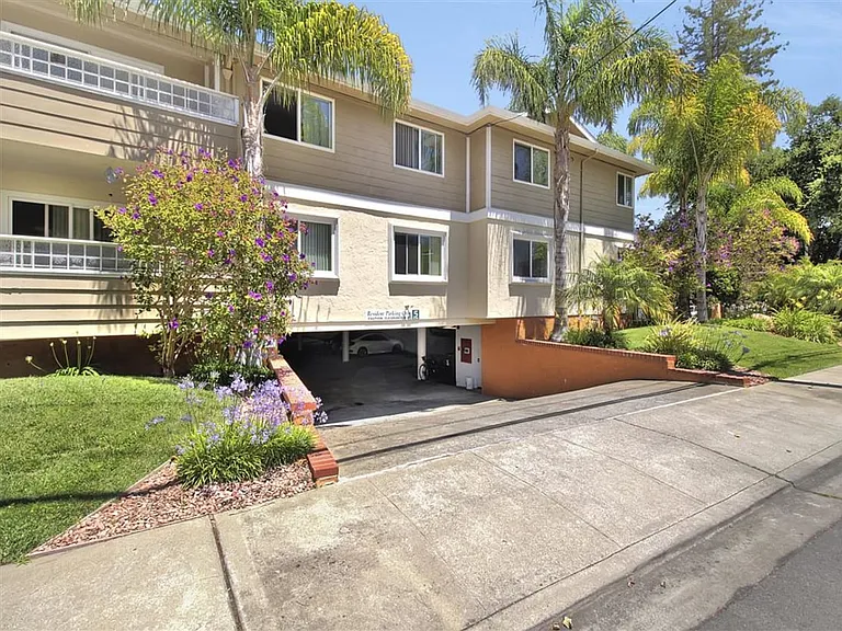 1220 Mills St #5M — Photo 16