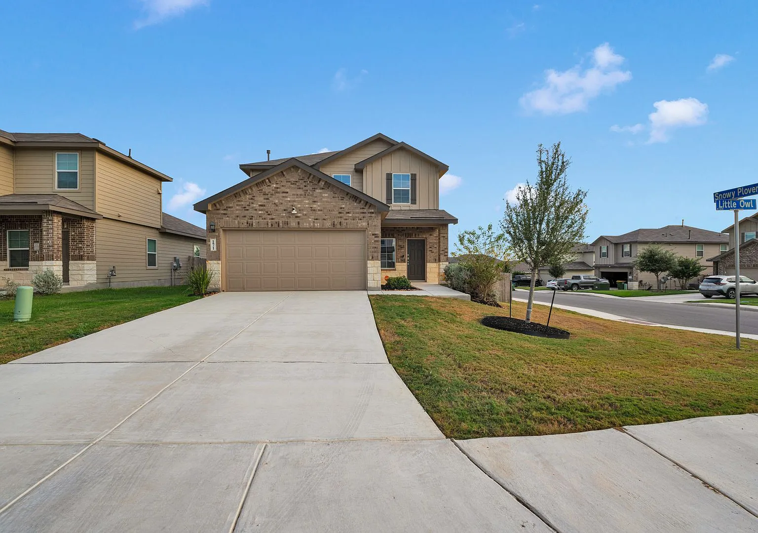 Charming 4-Bedroom Home in Redbird Ranch Resort-Style Amenities & Prime Location! — Photo 1