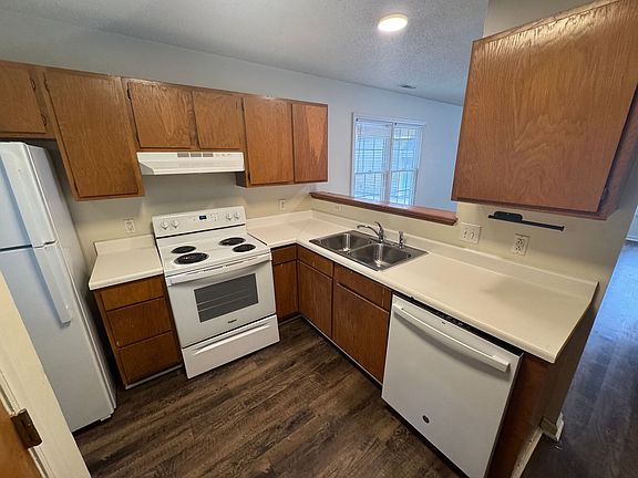 5th image of 2918 Faversham Pl