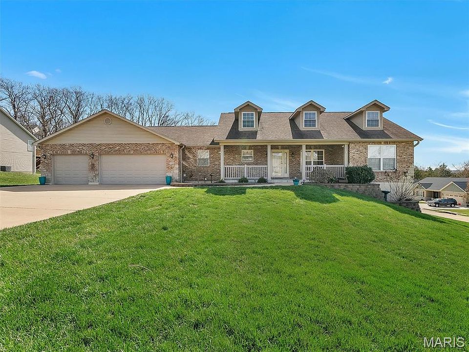 1st image of 3208 Echo Lake Dr
