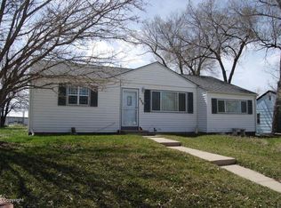 205 Highland Ave, Newcastle, WY 82701