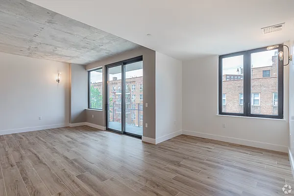 Rented by Safdie Realty Group | media 9
