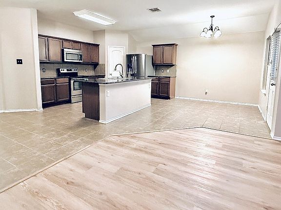 4th image of 1224 Rainer Dr