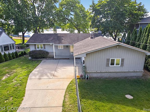 3rd image of 3161 Jackson Blvd
