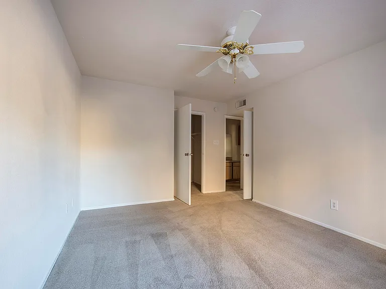 2911 Sycamore Springs Dr — Photo 25