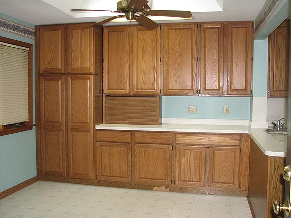 Tons of cabinets in the kitchen