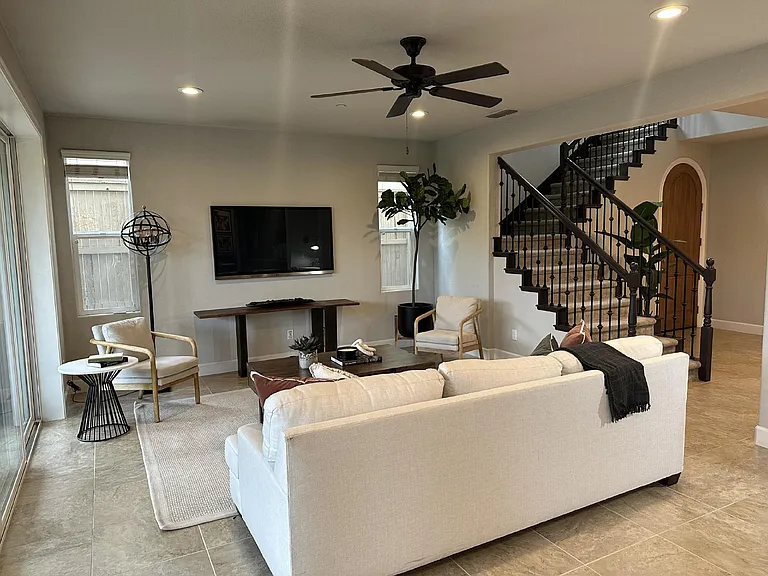 5049 Verona Dr — Photo 7