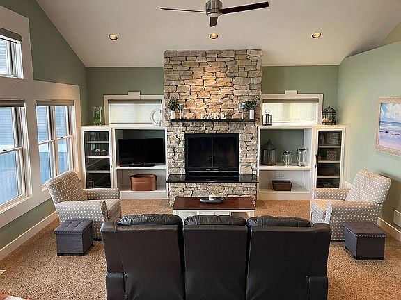 3rd image of 7122 Eldred Dr NE