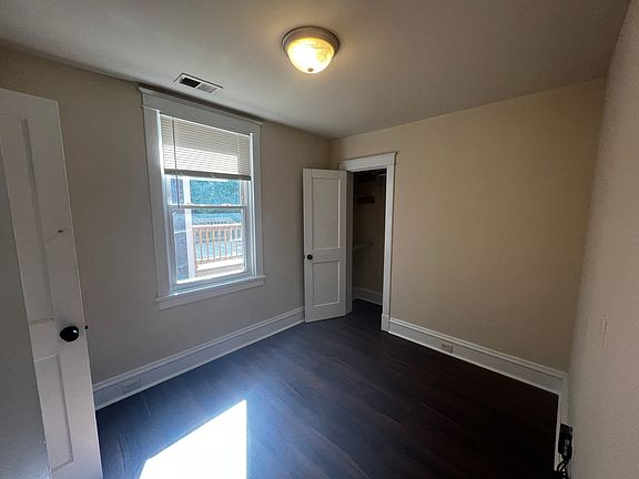 3rd image of 1011 Porter St #A