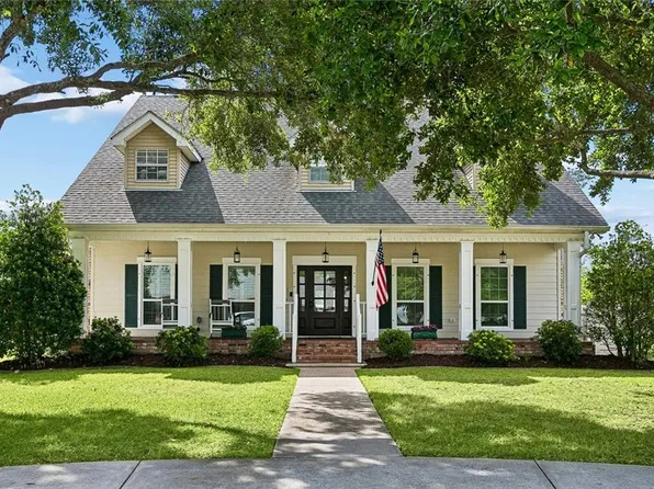 30 Pecan Grove Ln, Meraux, LA 70075